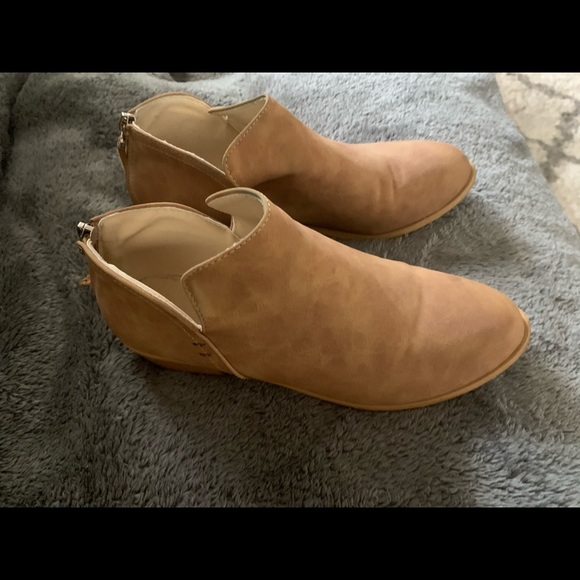 Tan booties - Picture 2 of 2